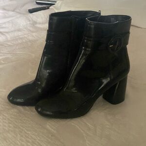 Wonderful!!   Nine West Patent leather booties! 81/2 New!!